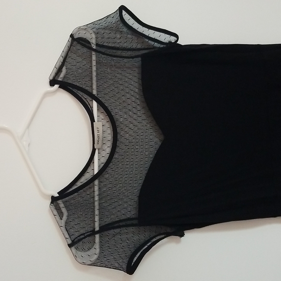 Black short sleeve shirt. Smart Set size Medium. - Picture 3 of 4